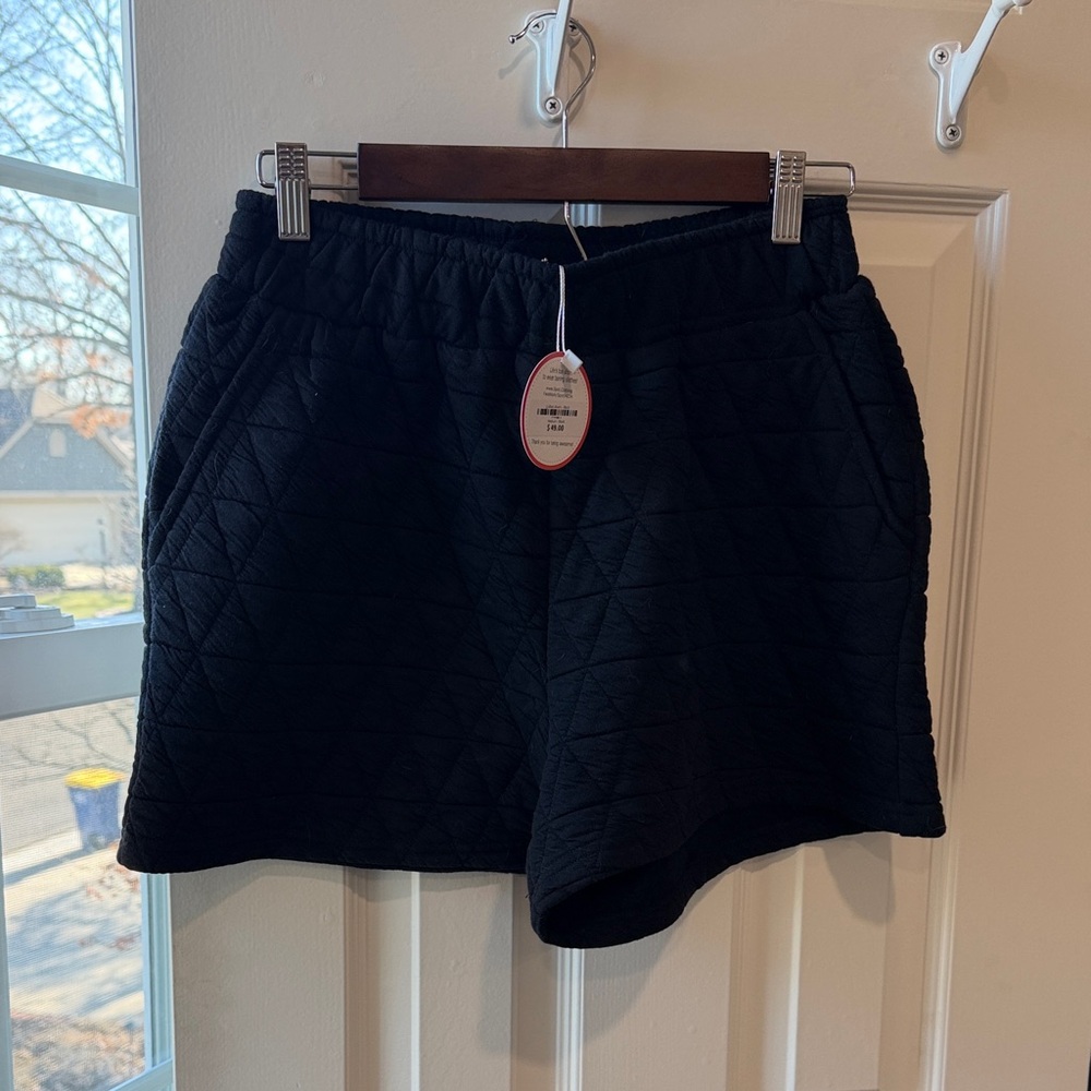 Elegant Black Quilted High Waist Shorts